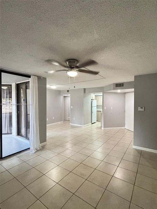 Active With Contract: $1,900 (1 beds, 1 baths, 796 Square Feet)