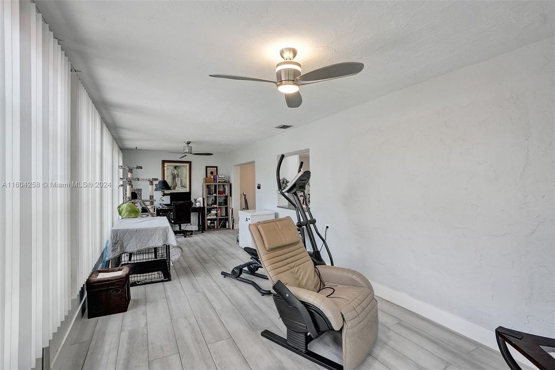 Active With Contract: $480,000 (2 beds, 2 baths, 1587 Square Feet)