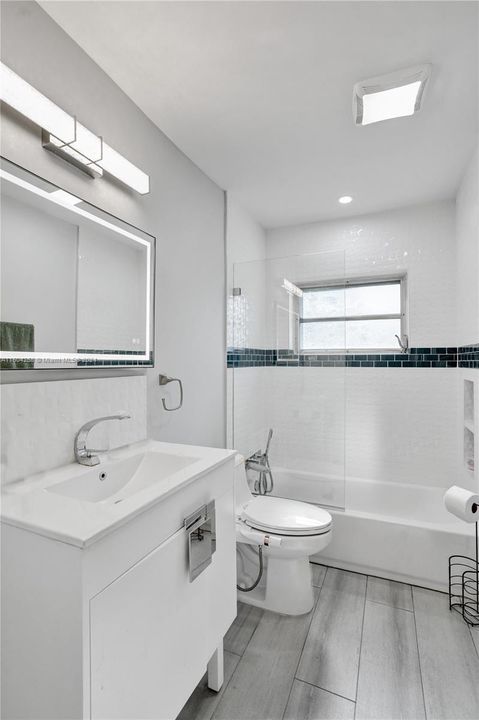 Active With Contract: $480,000 (2 beds, 2 baths, 1587 Square Feet)