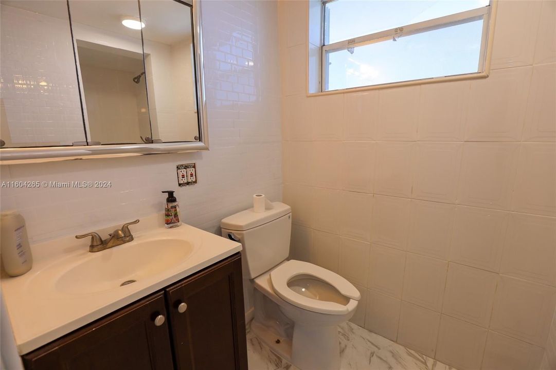 For Sale: $350,000 (2 beds, 2 baths, 1000 Square Feet)