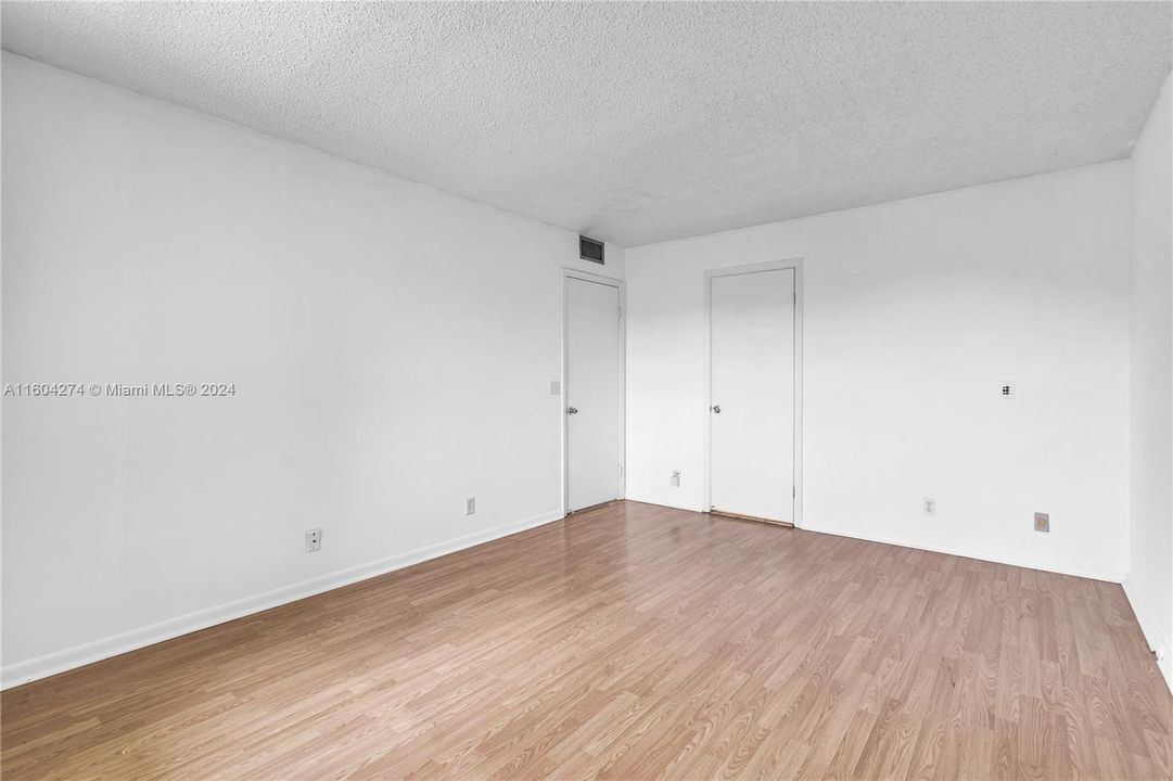 For Rent: $1,900 (2 beds, 2 baths, 1044 Square Feet)