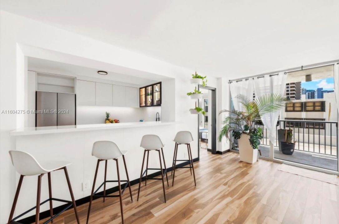 For Sale: $795,000 (2 beds, 1 baths, 1190 Square Feet)