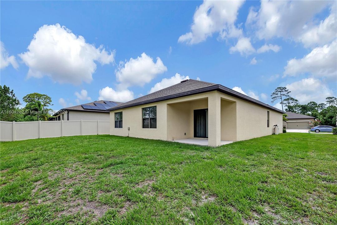For Sale: $440,000 (4 beds, 2 baths, 1827 Square Feet)