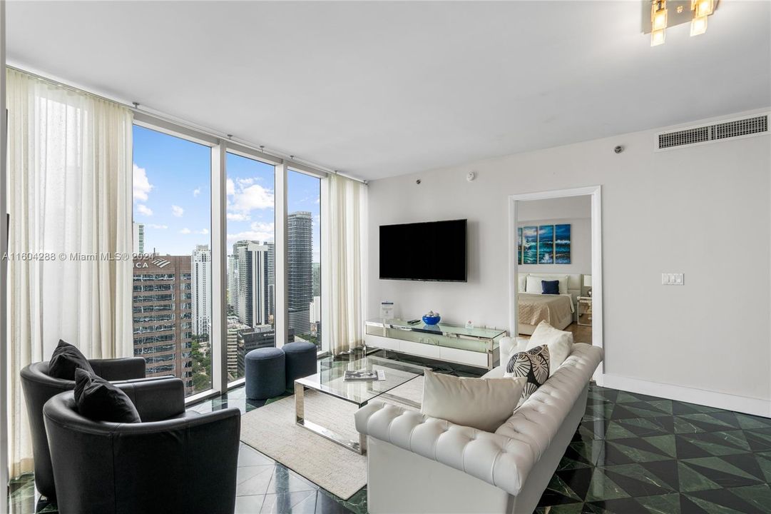 For Sale: $1,250,000 (2 beds, 2 baths, 1347 Square Feet)