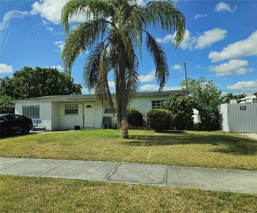 Active With Contract: $349,999 (3 beds, 1 baths, 1148 Square Feet)