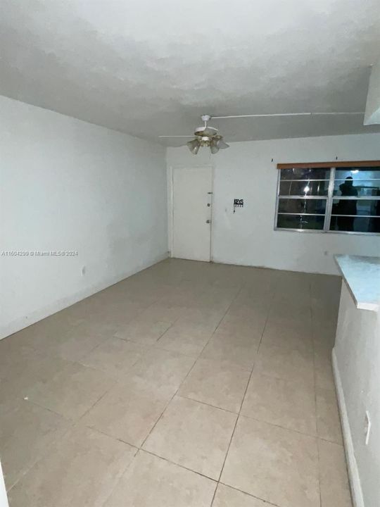 Recently Rented: $1,800 (1 beds, 1 baths, 583 Square Feet)