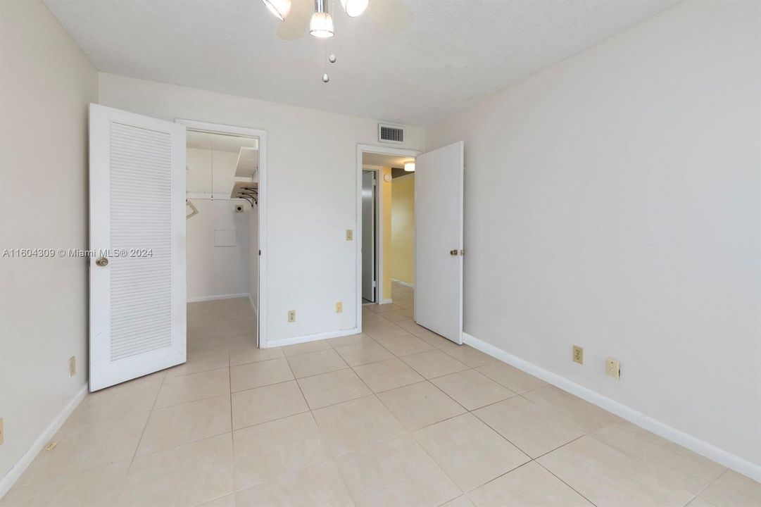 Active With Contract: $130,000 (2 beds, 2 baths, 819 Square Feet)