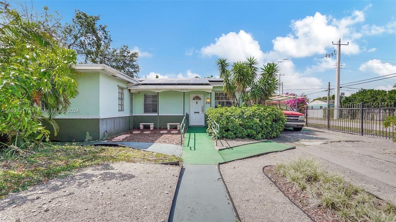 For Sale: $675,000 (4 beds, 2 baths, 2628 Square Feet)