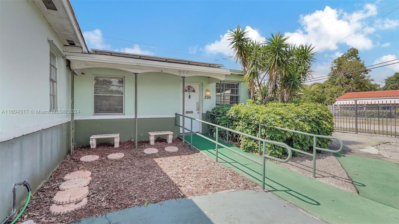 For Sale: $675,000 (4 beds, 2 baths, 2628 Square Feet)