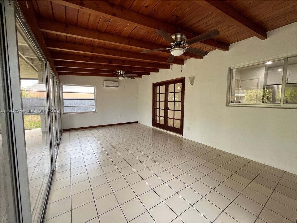 Recently Rented: $3,500 (3 beds, 2 baths, 1499 Square Feet)