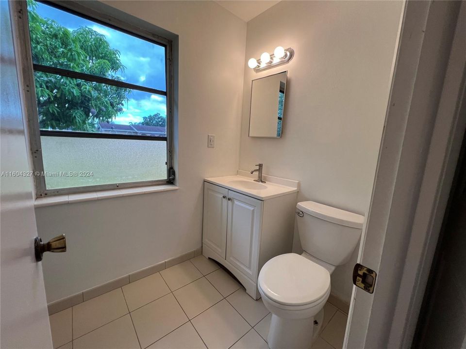 Recently Rented: $3,500 (3 beds, 2 baths, 1499 Square Feet)