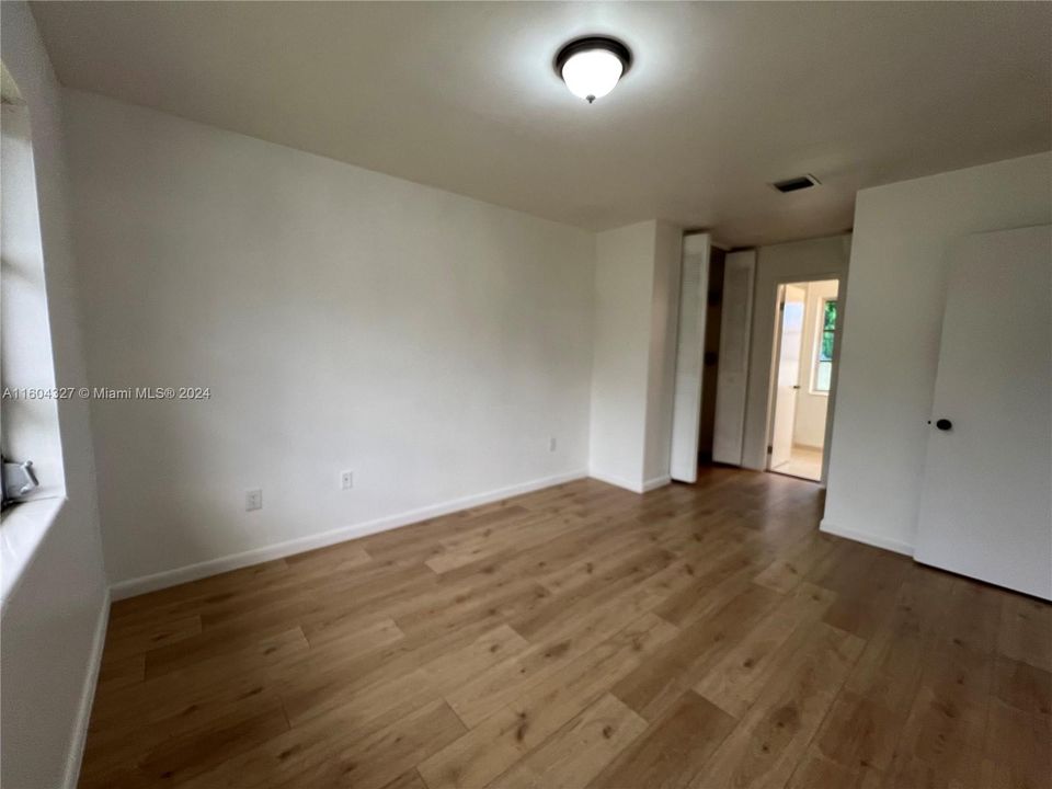 Recently Rented: $3,500 (3 beds, 2 baths, 1499 Square Feet)