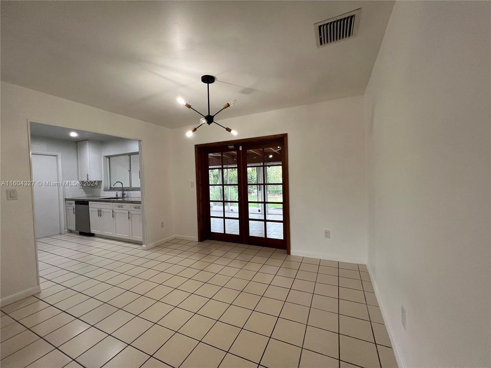 Recently Rented: $3,500 (3 beds, 2 baths, 1499 Square Feet)