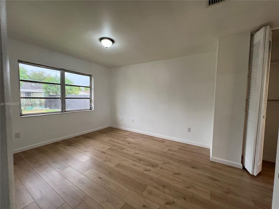 Recently Rented: $3,500 (3 beds, 2 baths, 1499 Square Feet)