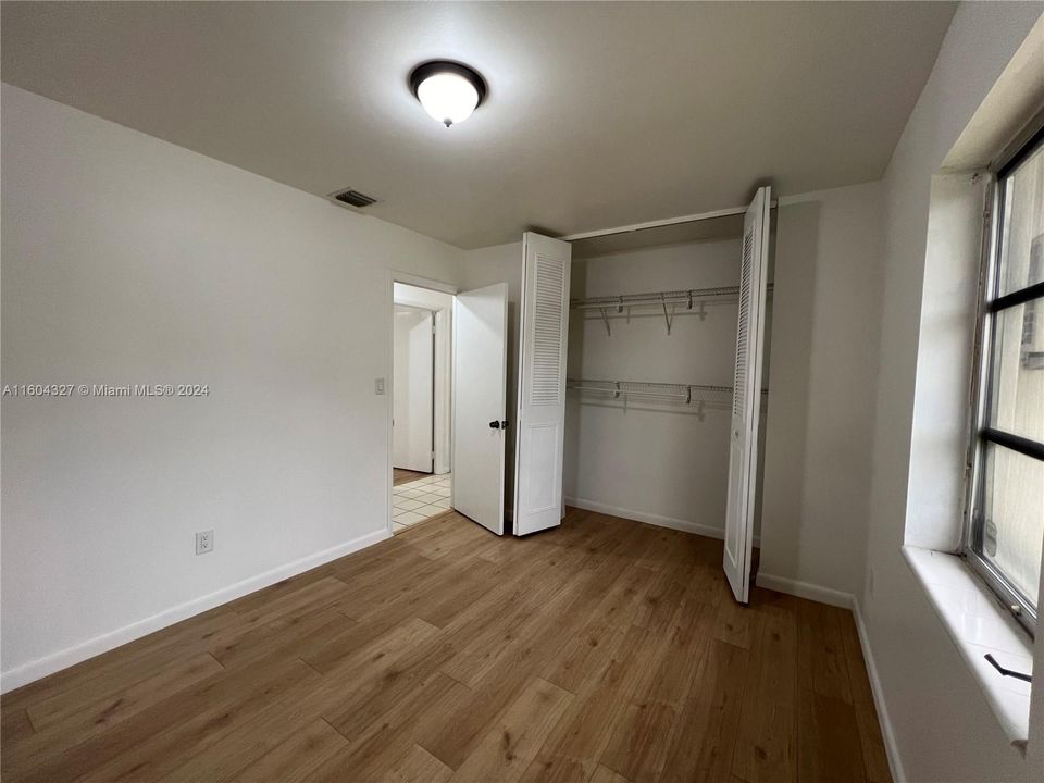 Recently Rented: $3,500 (3 beds, 2 baths, 1499 Square Feet)