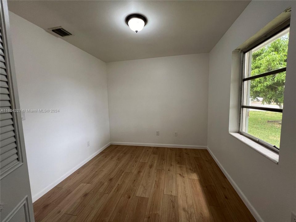 Recently Rented: $3,500 (3 beds, 2 baths, 1499 Square Feet)