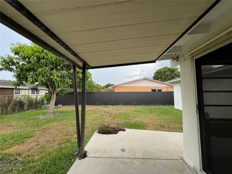 Recently Rented: $3,500 (3 beds, 2 baths, 1499 Square Feet)