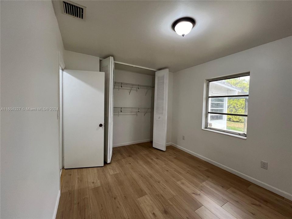 Recently Rented: $3,500 (3 beds, 2 baths, 1499 Square Feet)