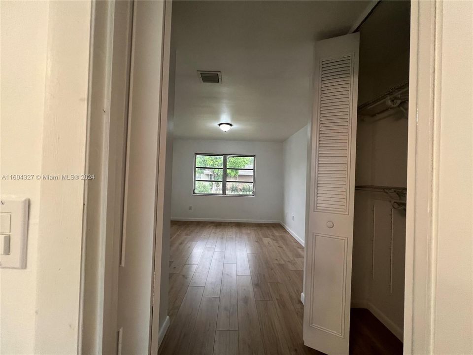 Recently Rented: $3,500 (3 beds, 2 baths, 1499 Square Feet)