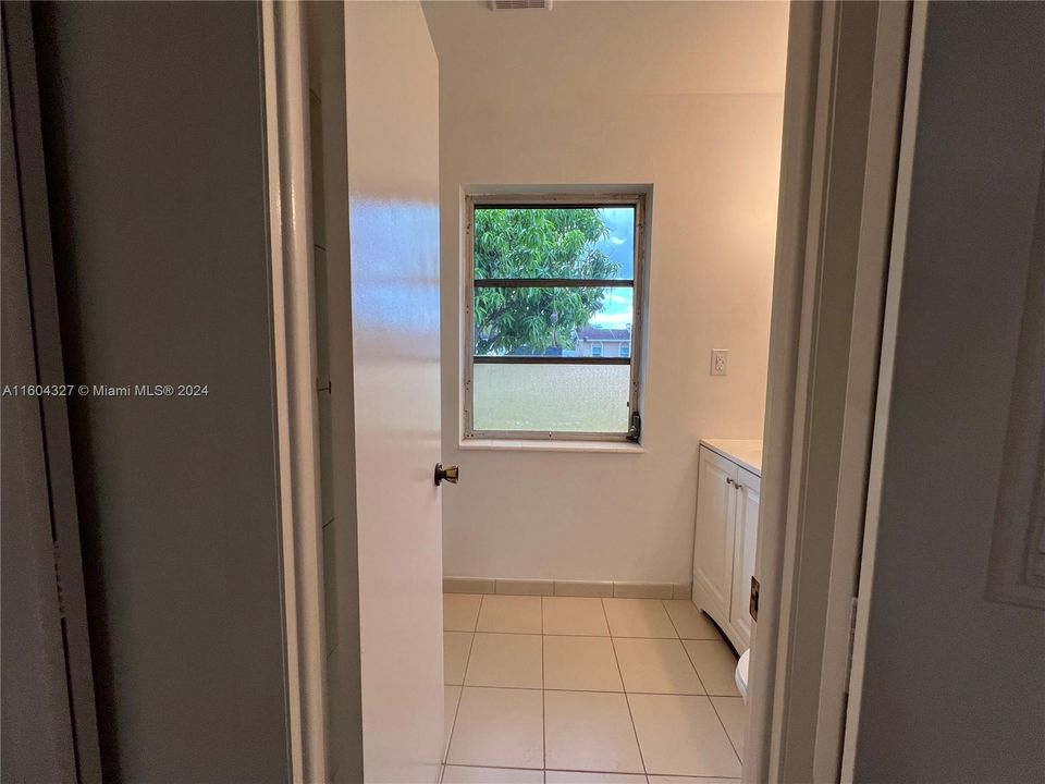 Recently Rented: $3,500 (3 beds, 2 baths, 1499 Square Feet)