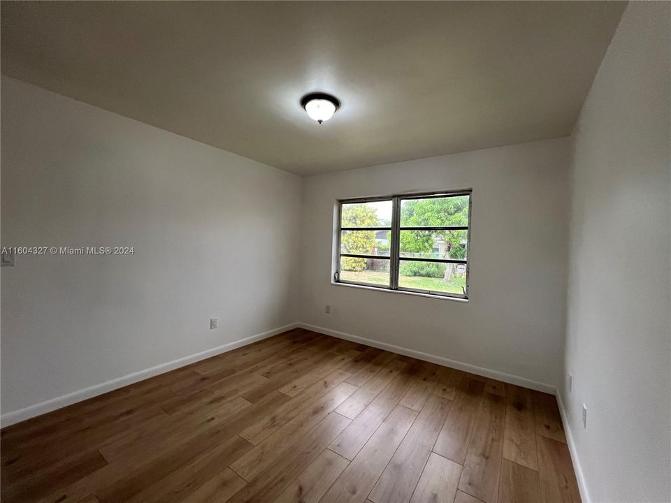 Recently Rented: $3,500 (3 beds, 2 baths, 1499 Square Feet)