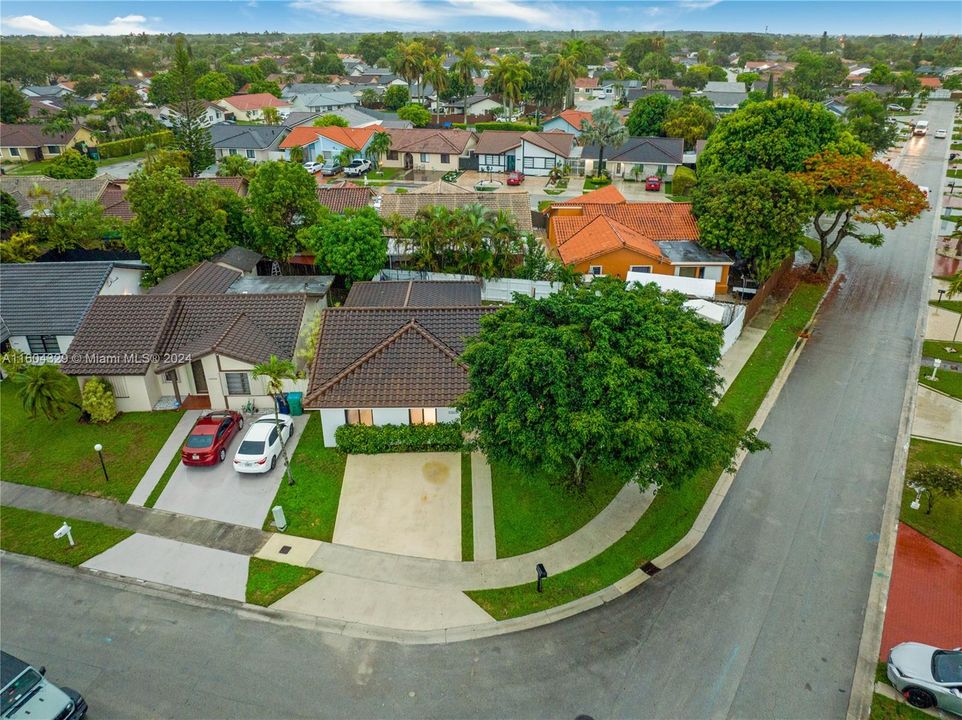 Active With Contract: $649,000 (4 beds, 2 baths, 1755 Square Feet)