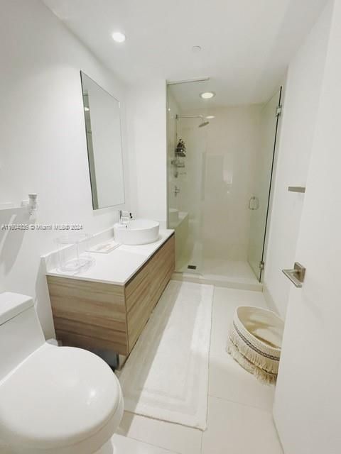 For Sale: $659,000 (2 beds, 2 baths, 972 Square Feet)