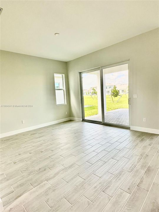For Rent: $4,100 (3 beds, 2 baths, 2581 Square Feet)