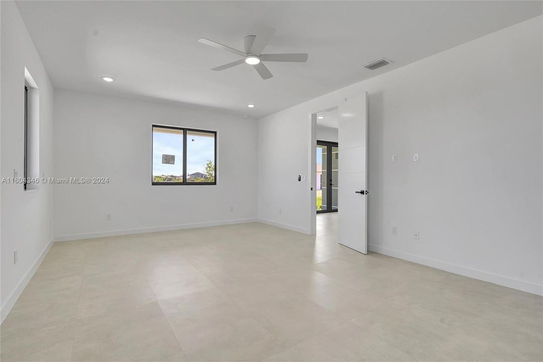 For Sale: $445,500 (3 beds, 2 baths, 1775 Square Feet)