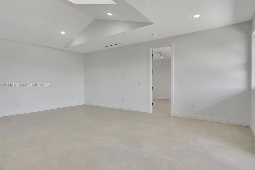 Active With Contract: $445,500 (3 beds, 2 baths, 1775 Square Feet)