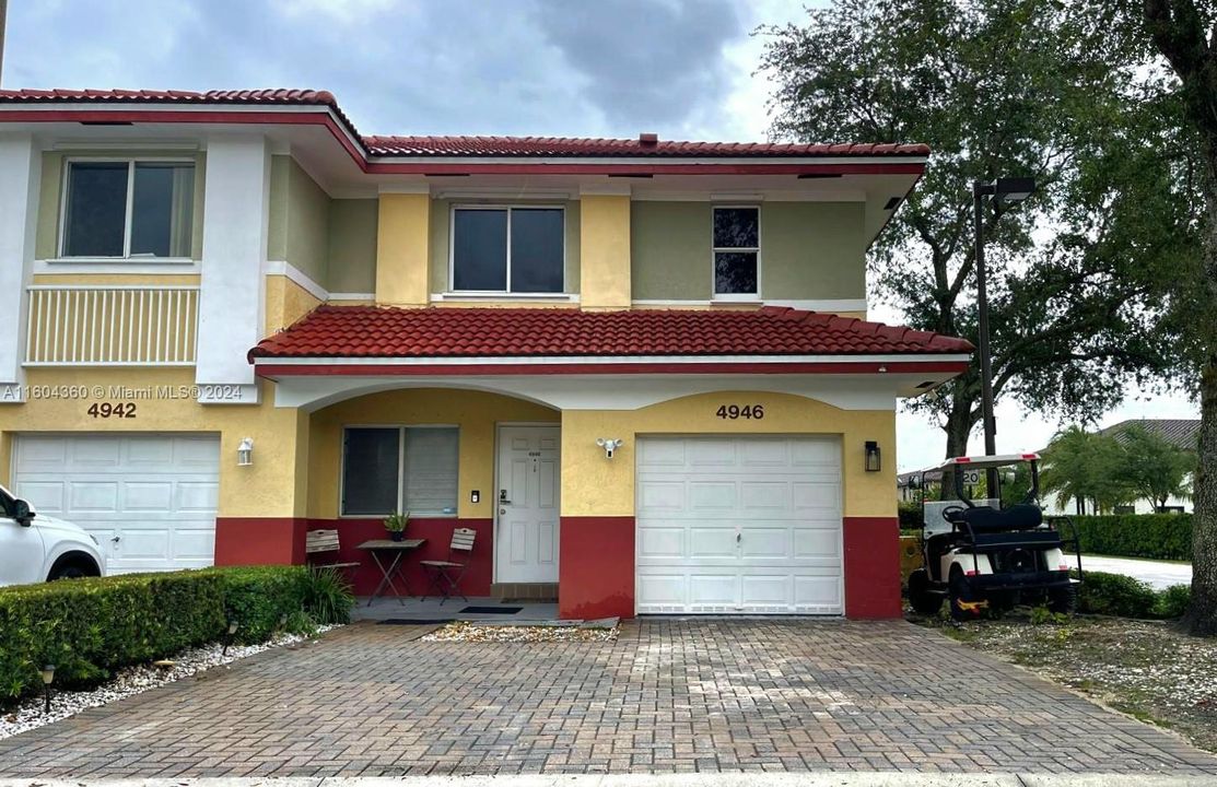 Vendido Recientemente: $449,900 (3 camas, 2 baños, 1454 Pies cuadrados)