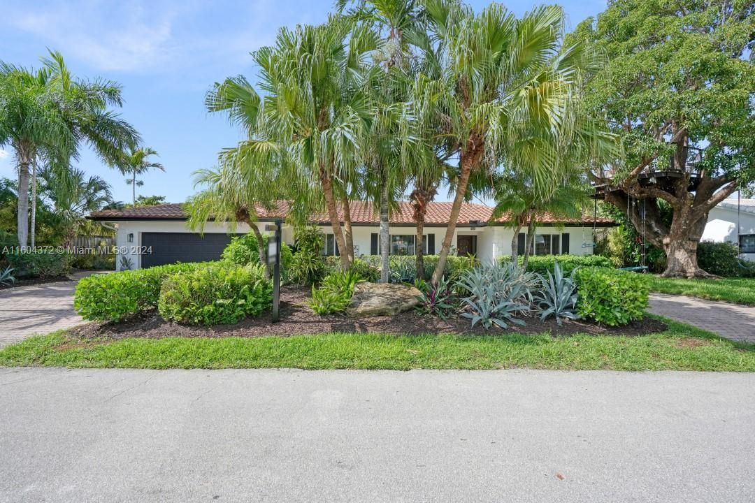 For Sale: $1,349,000 (3 beds, 2 baths, 2153 Square Feet)