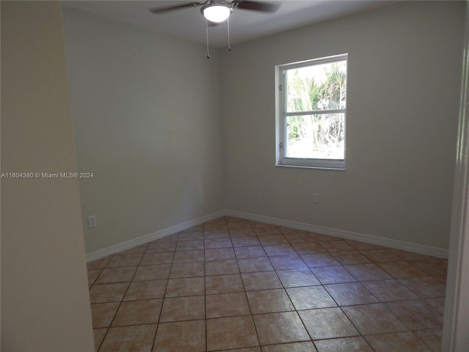 Recently Rented: $2,550 (2 beds, 1 baths, 852 Square Feet)