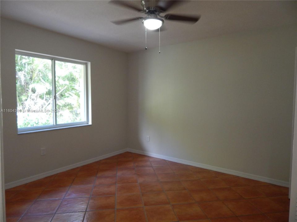 Recently Rented: $2,550 (2 beds, 1 baths, 852 Square Feet)