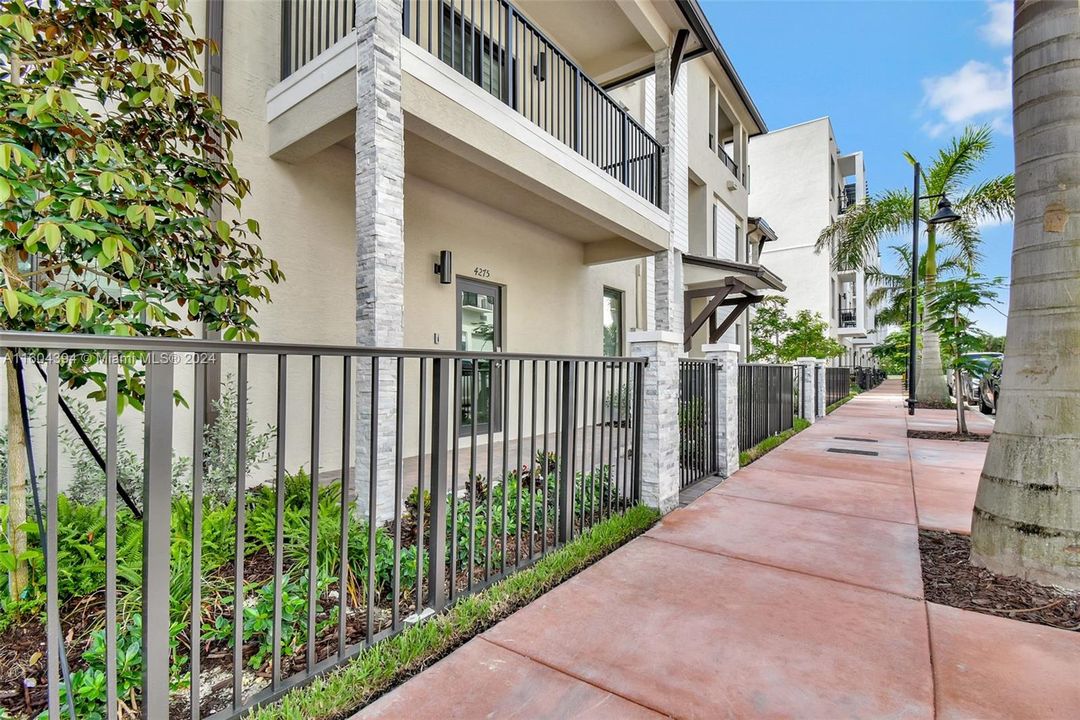 Active With Contract: $5,250 (3 beds, 2 baths, 0 Square Feet)