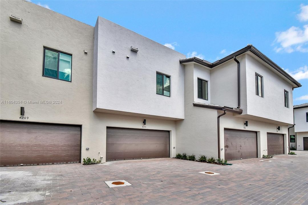 Active With Contract: $5,250 (3 beds, 2 baths, 0 Square Feet)