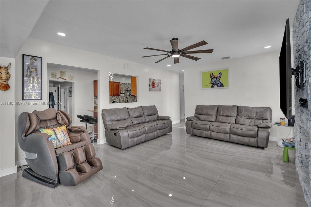 Active With Contract: $615,000 (4 beds, 2 baths, 1744 Square Feet)