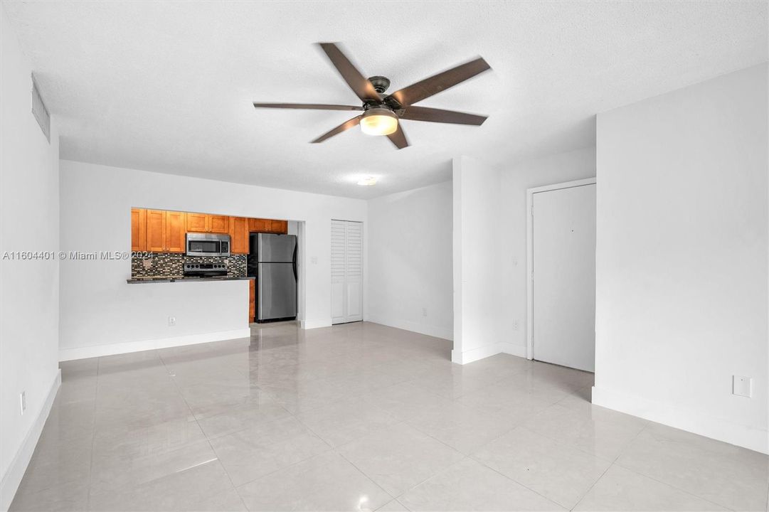 For Rent: $2,500 (2 beds, 2 baths, 1060 Square Feet)