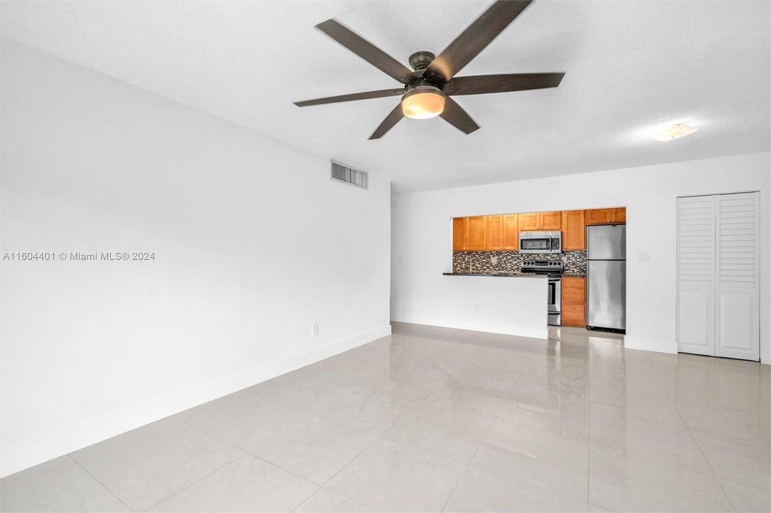 For Rent: $2,500 (2 beds, 2 baths, 1060 Square Feet)