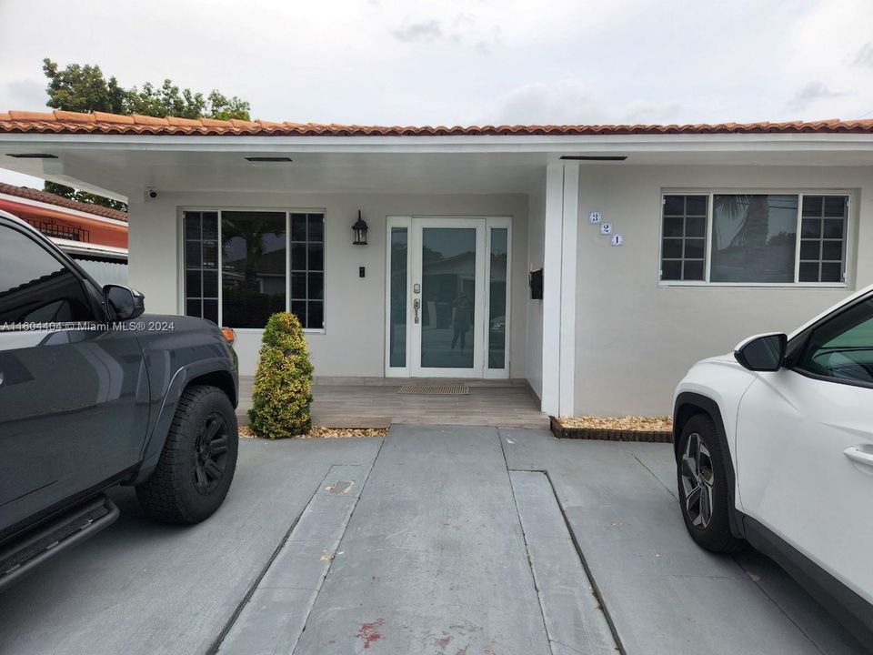 En Venta: $690,000 (3 camas, 2 baños, 1870 Pies cuadrados)