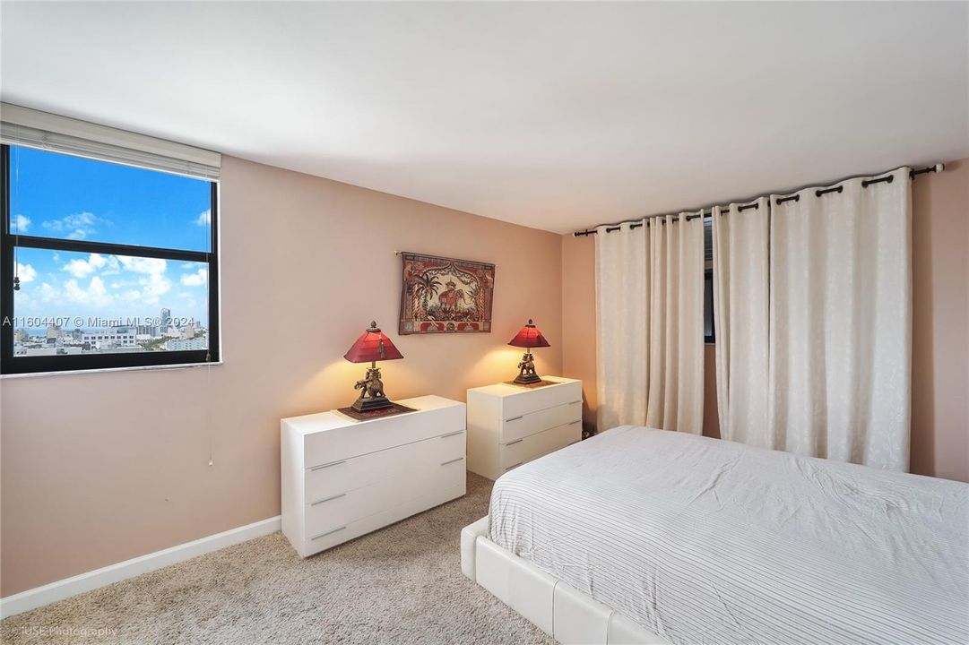 For Sale: $535,000 (2 beds, 2 baths, 960 Square Feet)