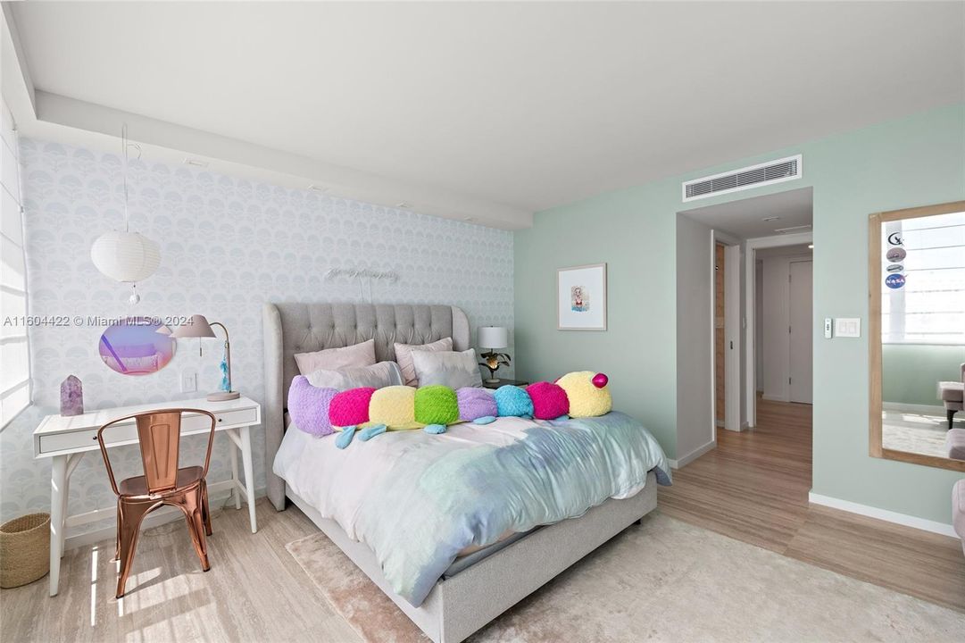 Active With Contract: $1,888,000 (2 beds, 2 baths, 1733 Square Feet)