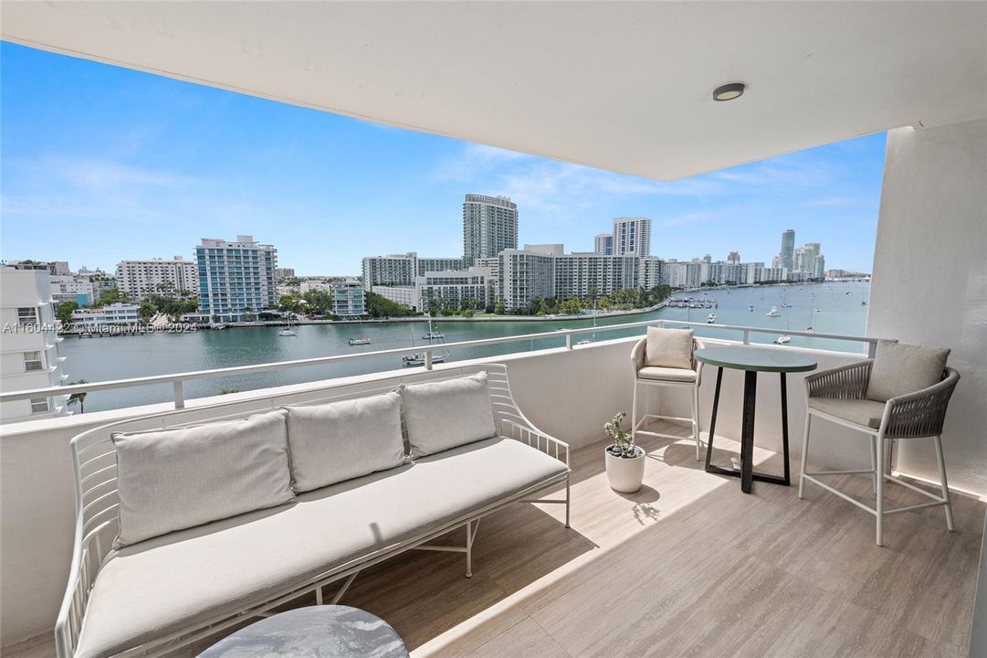 Active With Contract: $1,888,000 (2 beds, 2 baths, 1733 Square Feet)