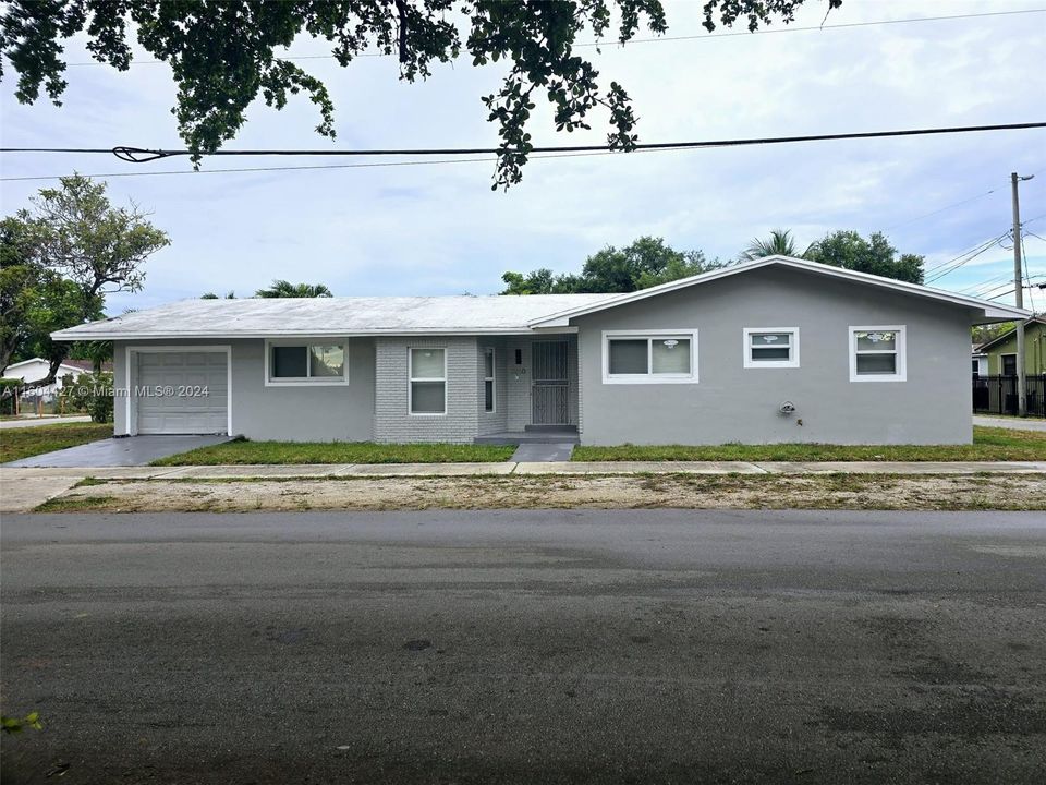 For Sale: $530,000 (3 beds, 2 baths, 1690 Square Feet)