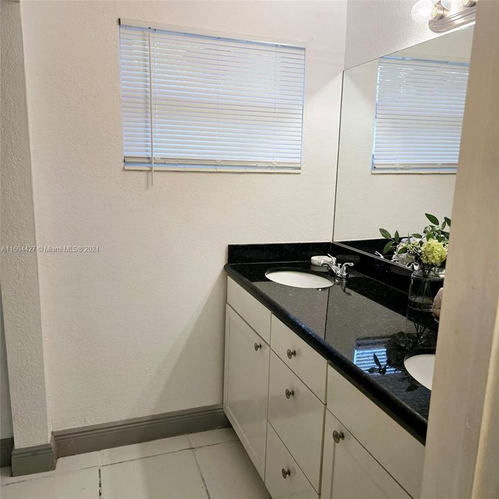 En Venta: $530,000 (3 camas, 2 baños, 1690 Pies cuadrados)