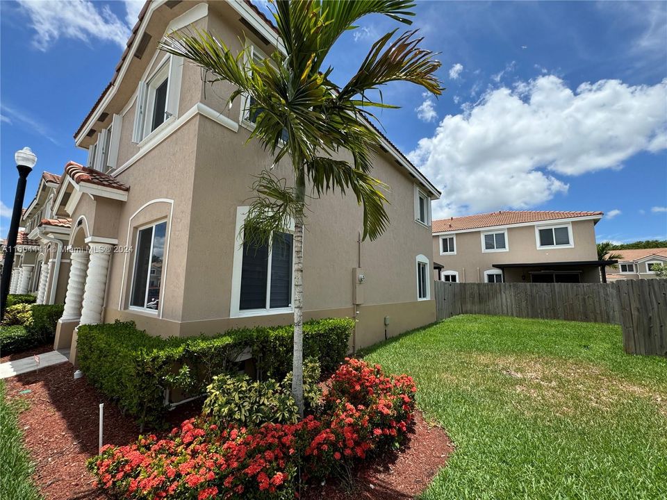 Active With Contract: $3,500 (4 beds, 3 baths, 1374 Square Feet)