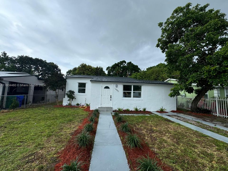 For Sale: $479,900 (3 beds, 2 baths, 1156 Square Feet)