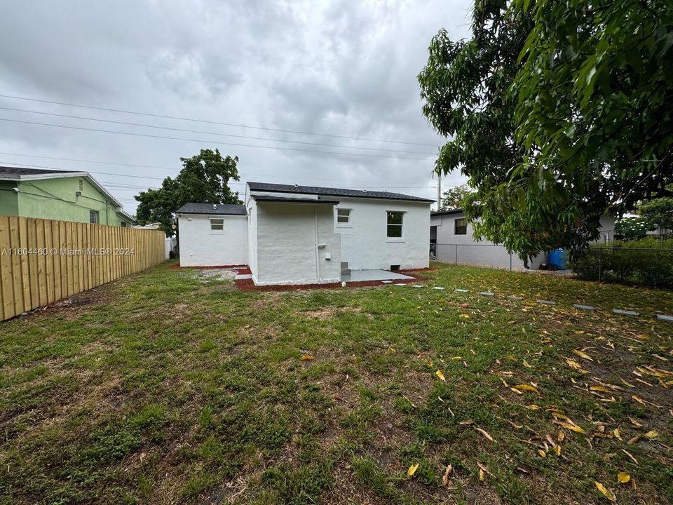 For Sale: $479,900 (3 beds, 2 baths, 1156 Square Feet)