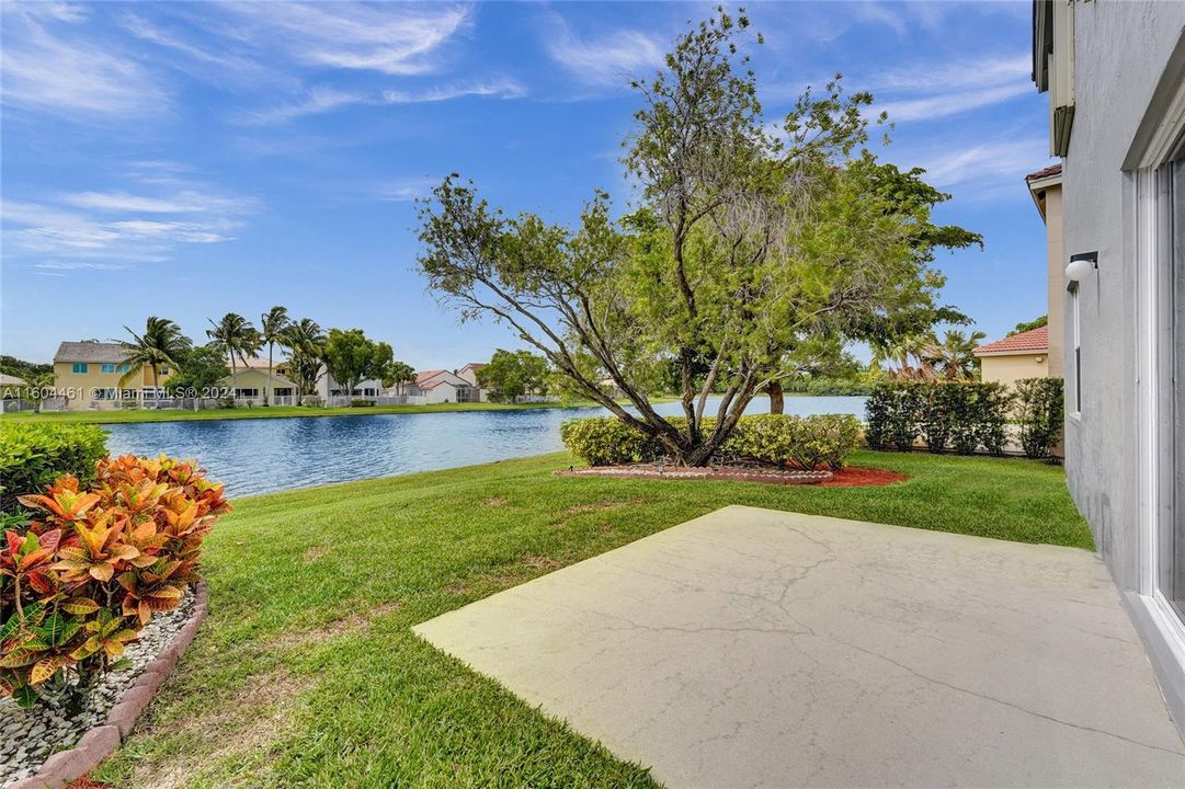 For Sale: $850,000 (4 beds, 2 baths, 2274 Square Feet)