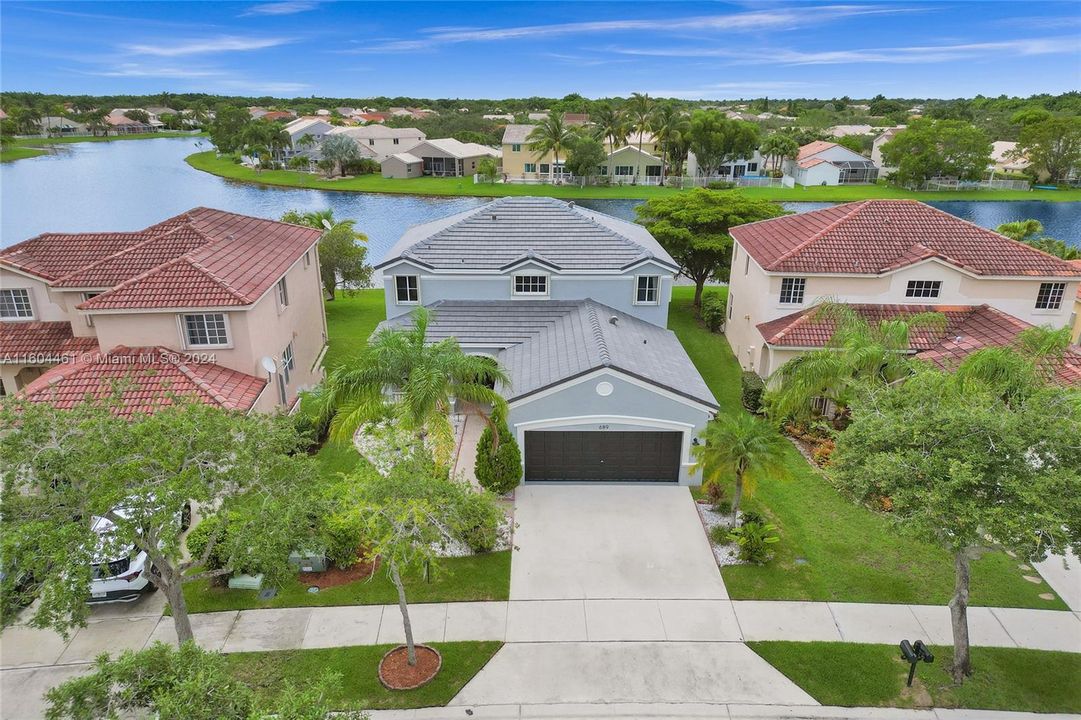 For Sale: $850,000 (4 beds, 2 baths, 2274 Square Feet)